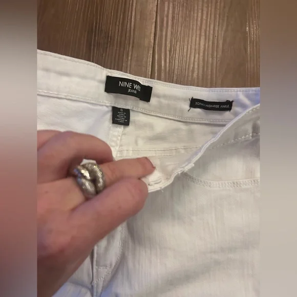 Nine West Sophia High Rise Ankle Jeans | Crisp White, Flattering Fit Size 6 - Picture 3 of 5